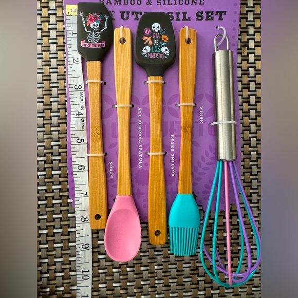 5 Pieces “Dia de Los Muertos/Day of The Dead” Bamboo & Silicone Mini Utensil Set - Picture 5 of 5